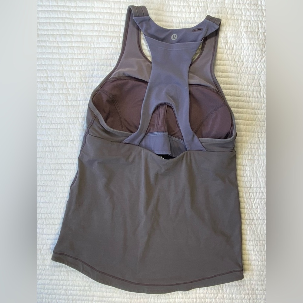 Lululemon running tank top with build in shelf bra.